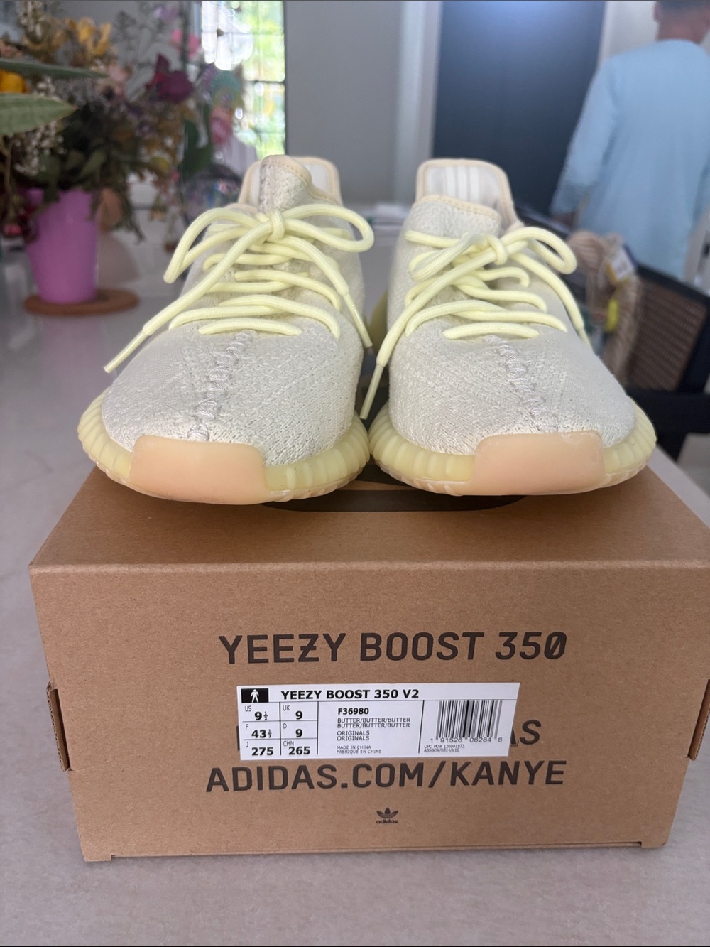 Yeezy Boost 350 V2 - in Butter